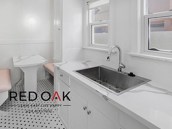 2nd image of 3916 Huron Ave #3916