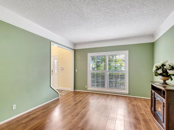 10263 Hunt Club Lane, Palm Beach Gardens, FL 33418