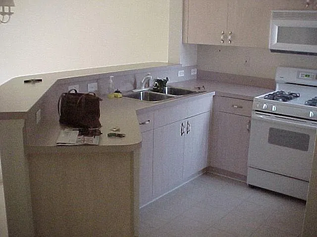 2 bed, 2.5 bath, 1646 sqft, $1,975 — Photo 3