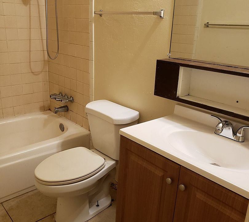 2nd image of 121 W Alturas St APT H