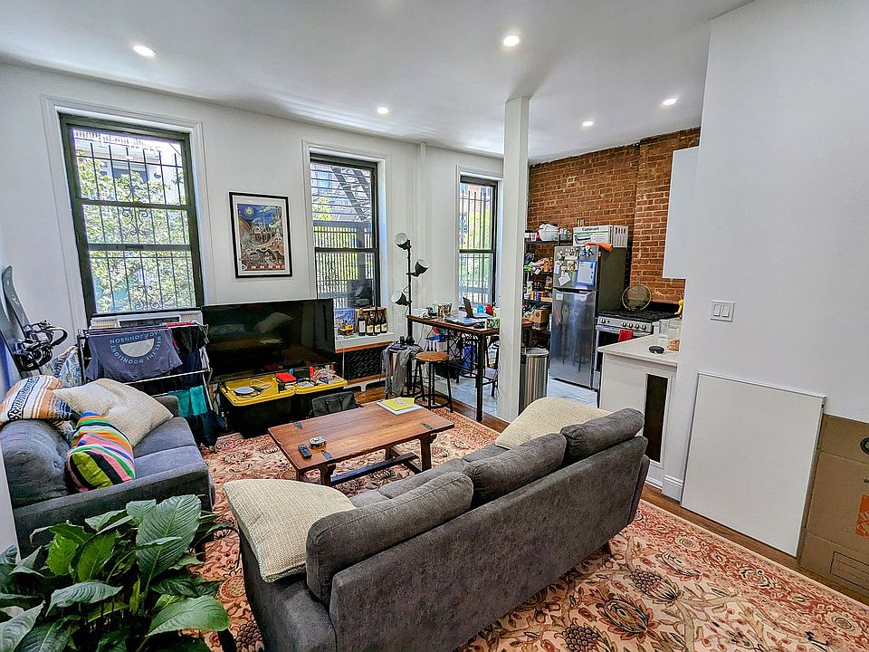 1st image of 526 W 46th St APT 2F