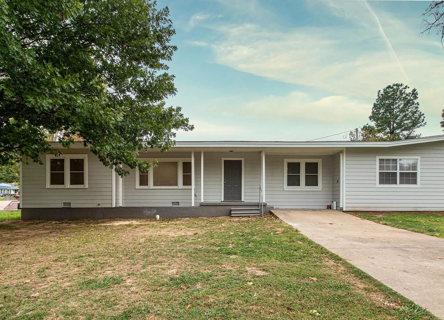 1103 W University Blvd — Photo 2