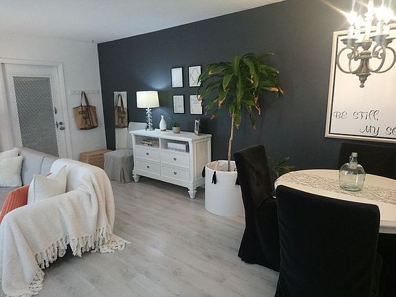 5th image of 91 Farnham Cres #D