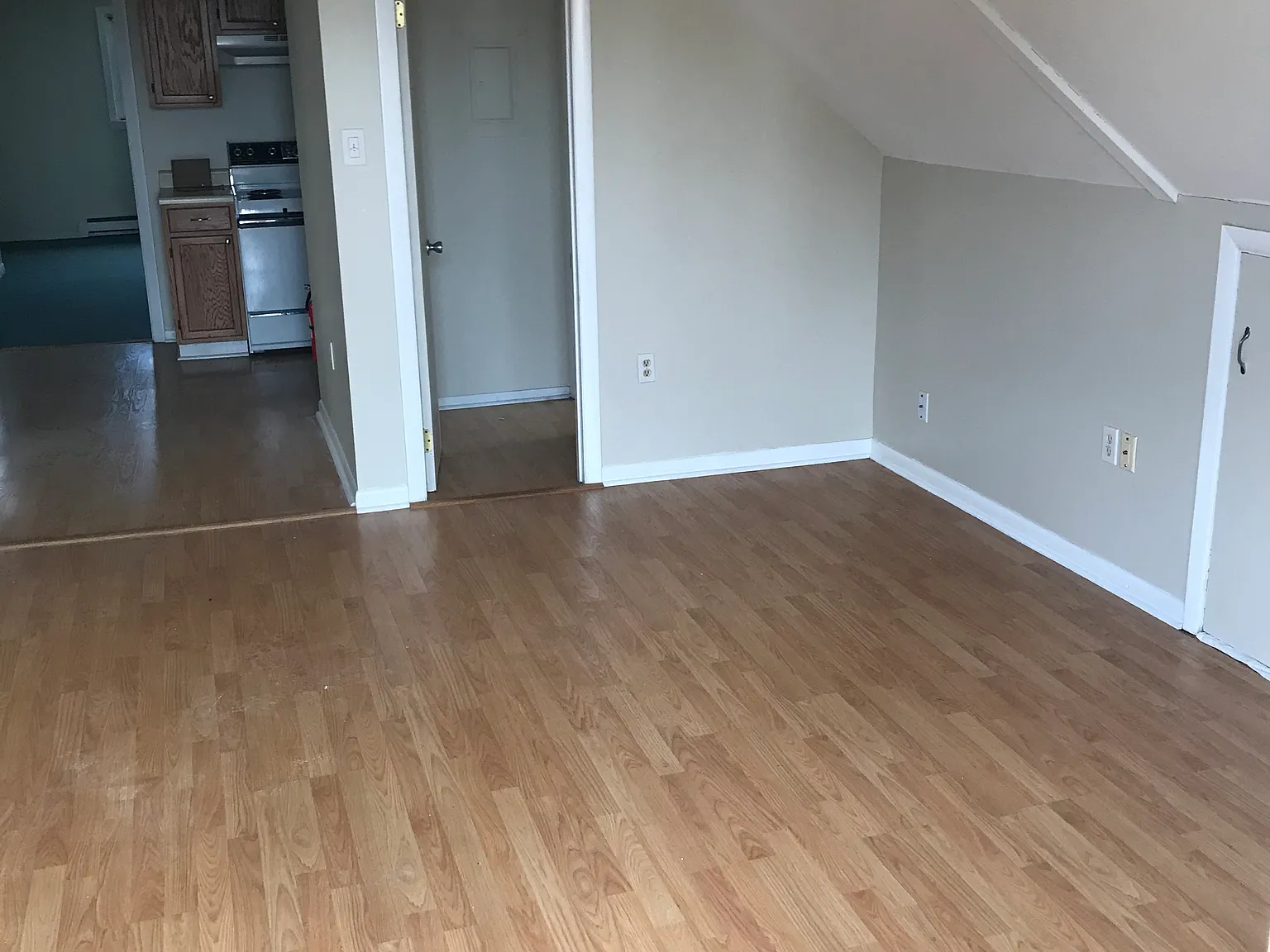11 N Willard St — Photo 1