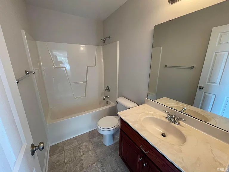 112 Worthington Ct — Photo 43