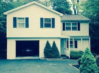 2135 Freedom Way, Pocono Summit, PA 18346