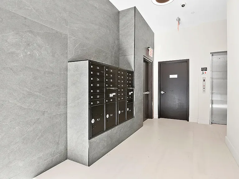 221 E 105th St #4D — Photo 8