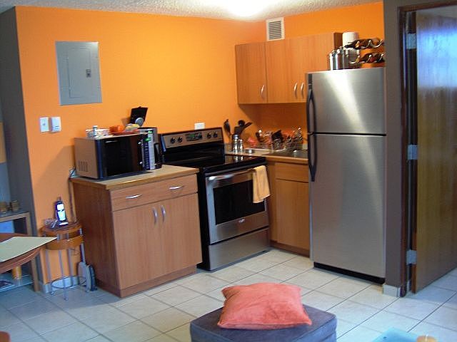 2nd image of 1663 Ponce De Gln #401