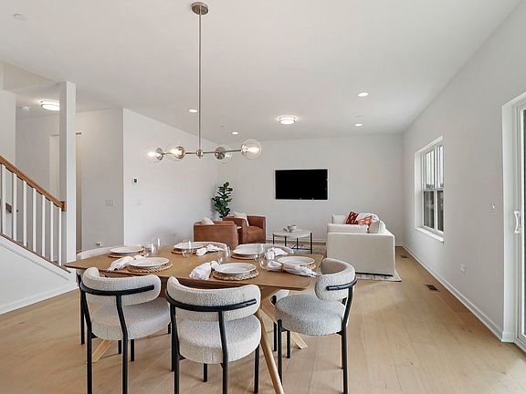 5th image of 2468 Olivia Ct
