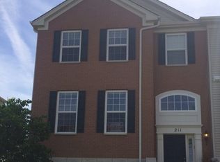 211 Jackson St, Gilberts, IL 60136