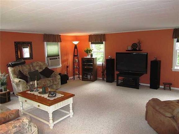 3rd image of 13 Oatka Pl