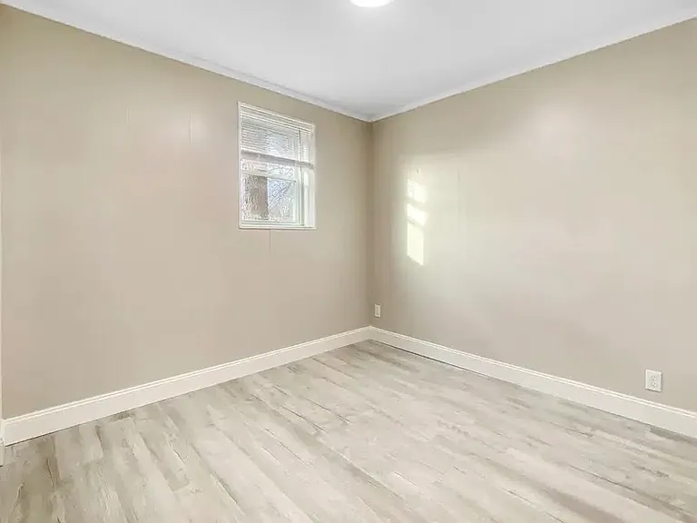 104 S Beechtree St #B — Photo 2