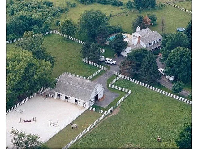 23 Bow Ln photo 1