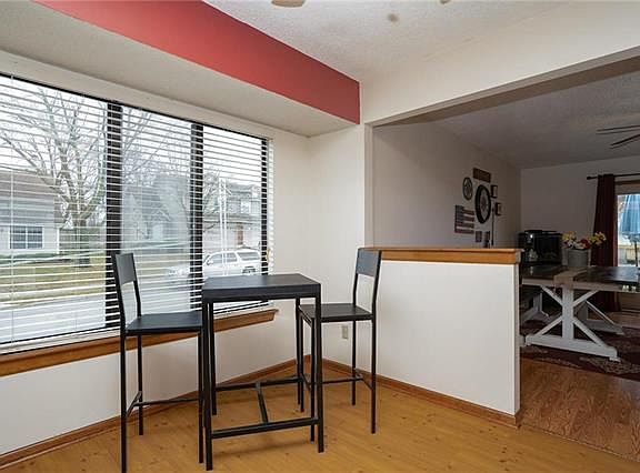 5th image of 762 SE Claremont Ct