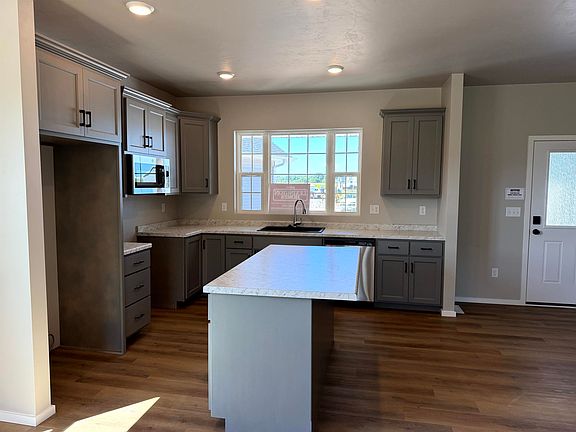 5th image of 969 Enclave Ct