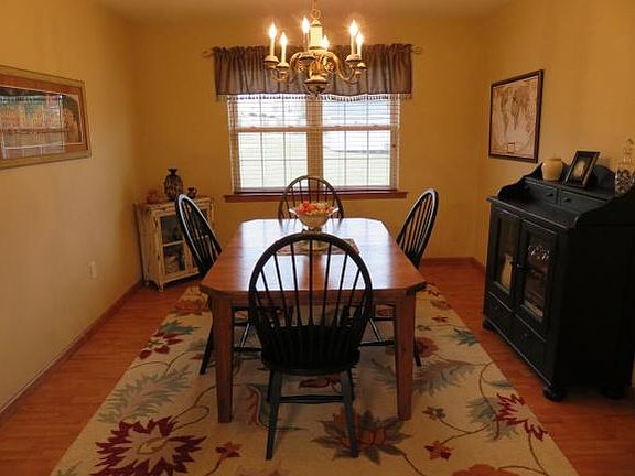 5th image of 67 Rose Ln