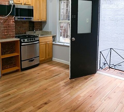 5th image of 13 Saint Marks Pl APT 1G
