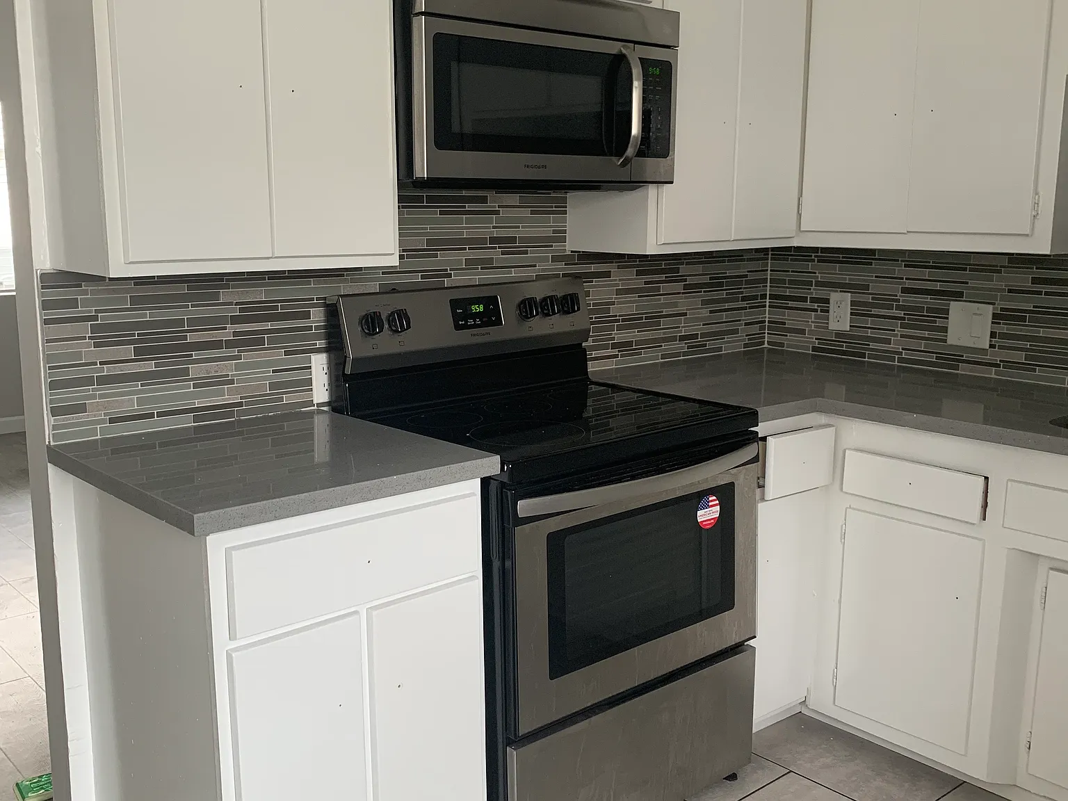 2 bed, 750 sqft, $2,395 — Photo 4