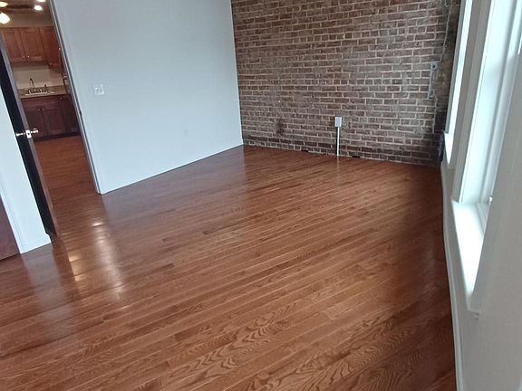 5th image of 19 Market St #1