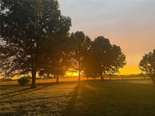 2134 Us Highway 60, Pierce City, MO 65723