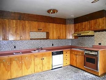 5th image of 409 Stanford Way