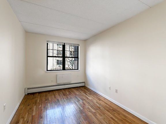 3rd image of 389 E 10th St APT E2