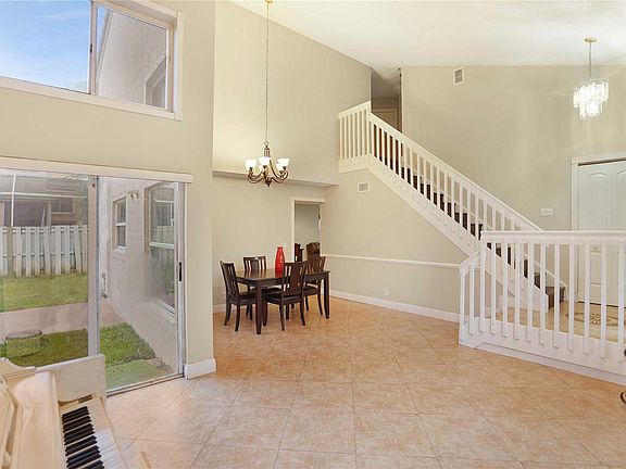 5th image of 4272 NW 61st Court