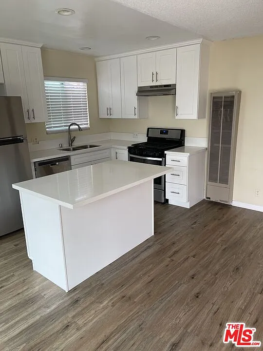 1 bed, 1.0 bath, 600 sqft, $2,200 — Photo 3