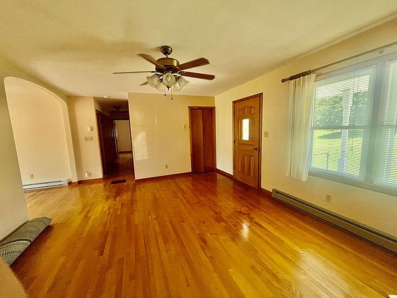 3rd image of 67 Spruce Hollow Ln