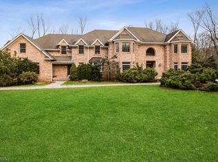 4 Pineview Ln, Boonton Township, NJ 07005