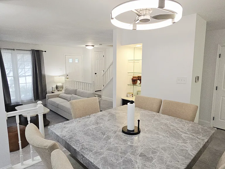 8 Highlands Ct — Photo 5
