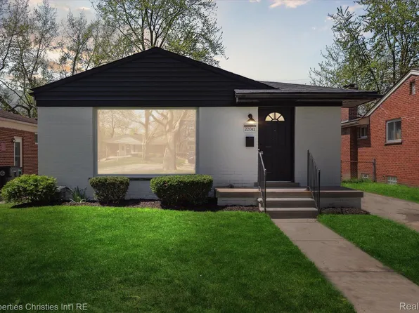 22041 Cloverlawn St, Oak Park, MI 48237