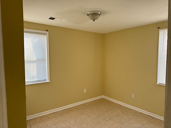 3rd image of 1419 Starr Ave