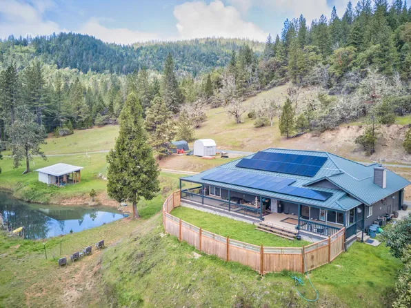 583 King Mountain Trl, Wolf Creek, OR 97497