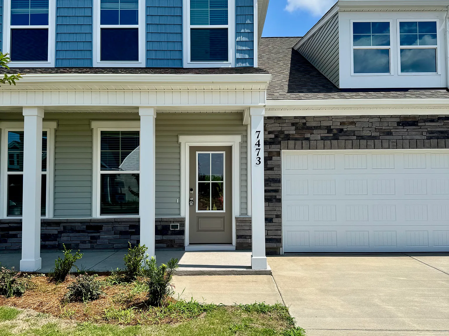 4 bed, 2161 sqft, $2,400 — Photo 3