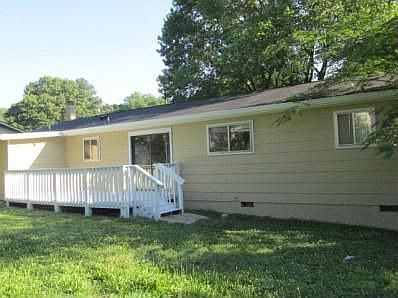 3rd image of 393 Stapp Dr