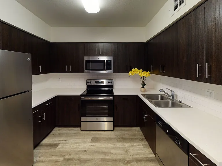 La Buena Ventura Apts...Brand New Building...Amazing Views! — Photo 15