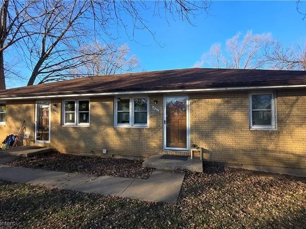304-306 Hazel St, Buckner, MO 64016
