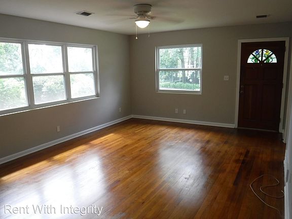 2nd image of 1834 Sunset Ln
