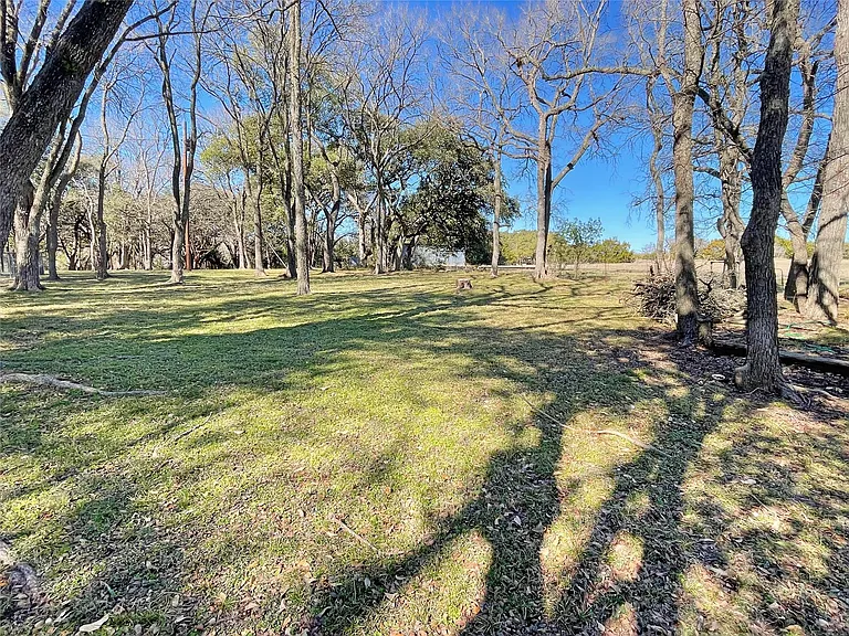 700 Shanklin Rd — Photo 8
