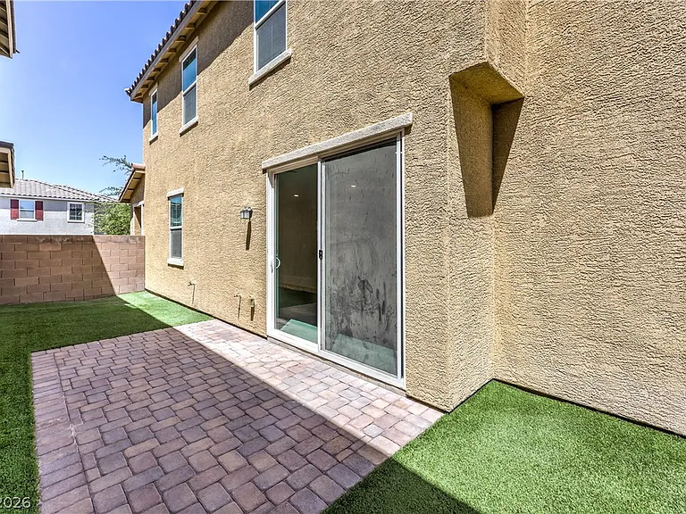 2508 Valdanos Pl — Photo 33