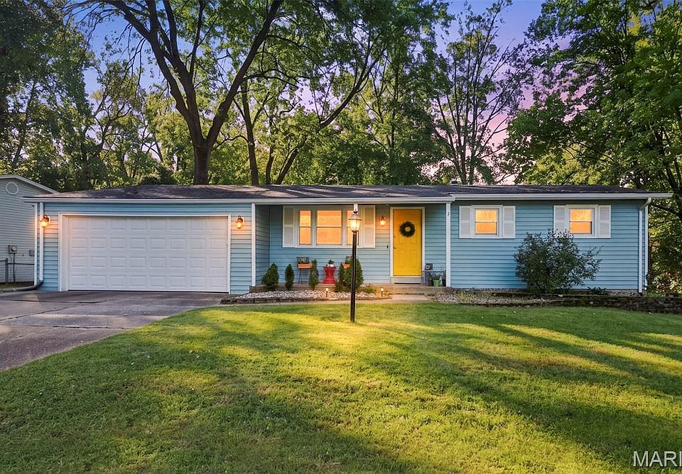 1st image of 24 Fern Dr