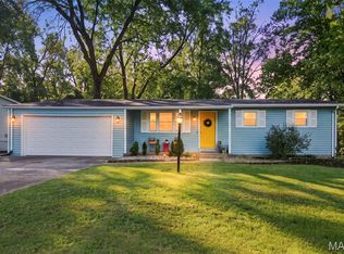 24 Fern Dr, Saint Charles, MO 63304