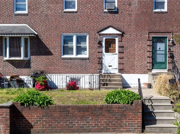 4150 Hellerman St, Philadelphia, PA 19135