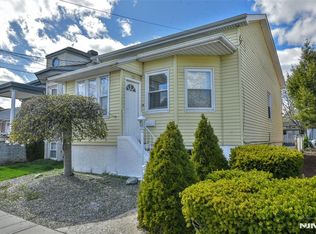 721 7th St, Secaucus, NJ 07094