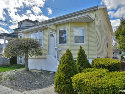 721 7th St, Secaucus, NJ, 07094