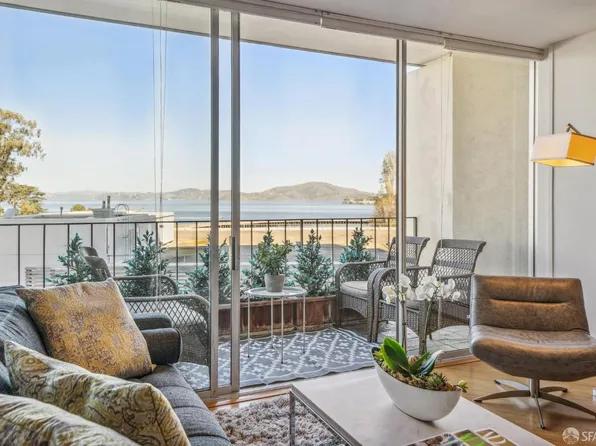 1050 N Point St APT 303, San Francisco, CA 94109