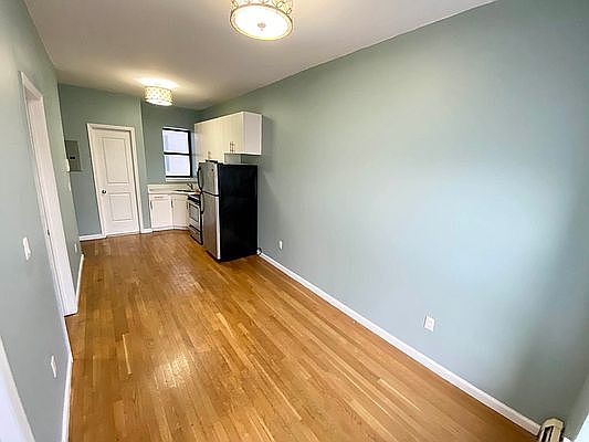 4th image of 144 Bruckner Blvd #1C