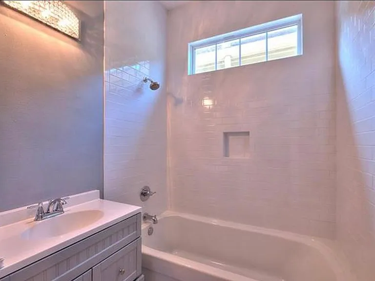 1819 Fern St — Photo 4