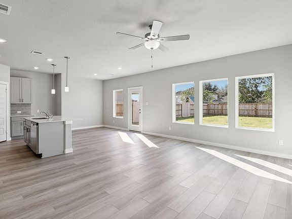 3rd image of 2046 W Darlington Oak Ct